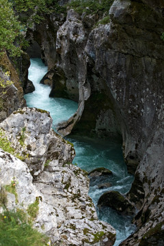 河