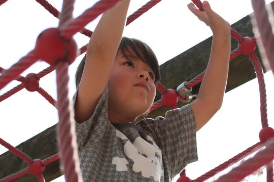 兒童攀網(wǎng)