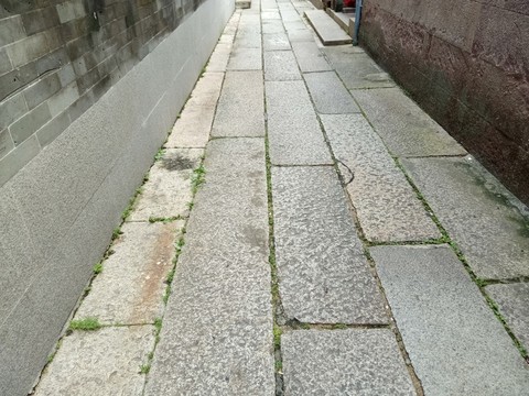 石板路