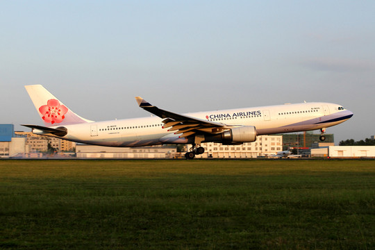臺(tái)灣中華航空 飛機(jī)降落