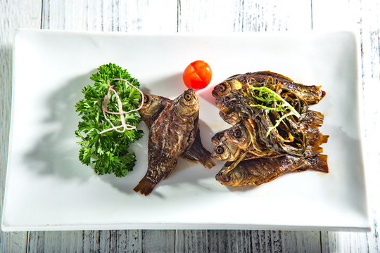 蔥烤河鯽魚
