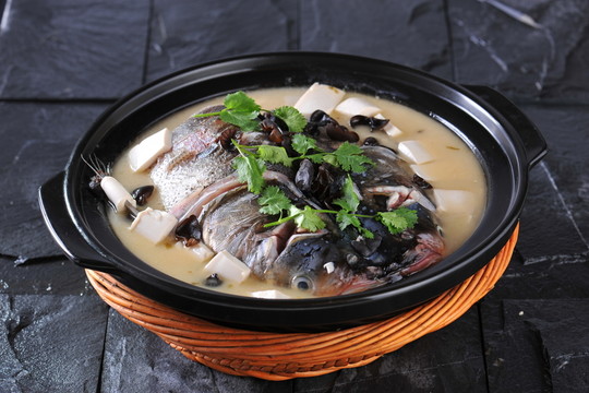 魚(yú)頭豆腐