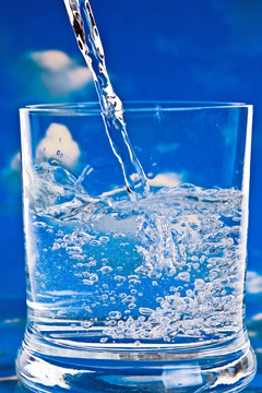 水