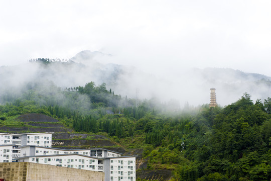 阿壩師范學(xué)院高清霧景美圖
