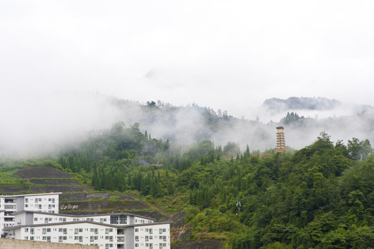 阿壩師范學(xué)院高清霧景美圖