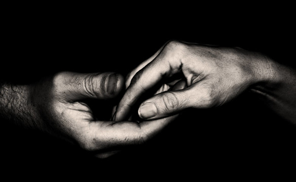 in.your.hands。