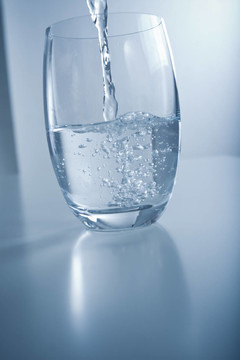 水