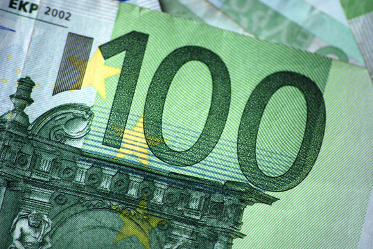 100¤