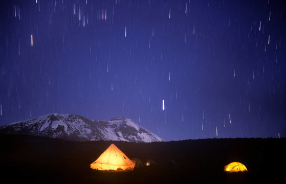 雨在乞力馬扎羅山