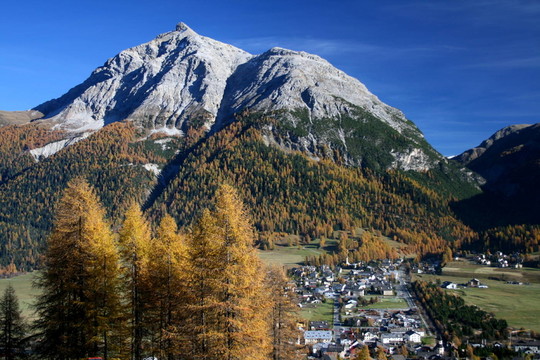 chamues CH