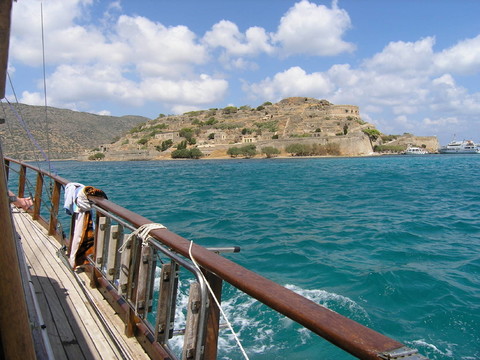 巖石島史賓納隆加島
