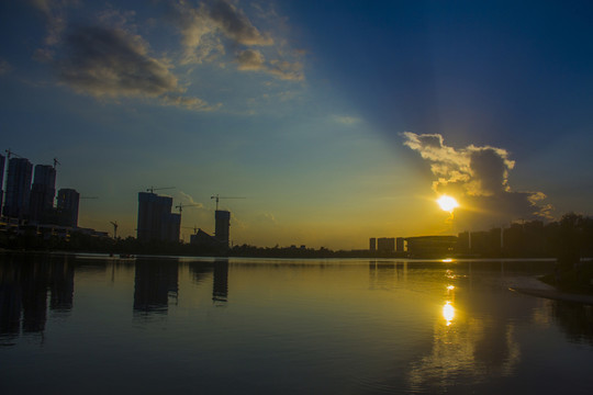 梅溪湖夕陽(yáng)