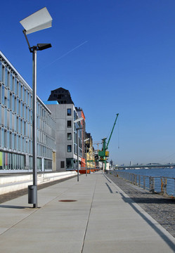 行人是rheinauhafen
