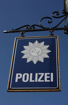 警方