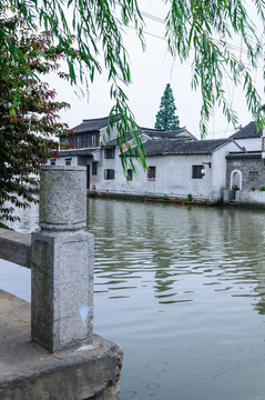 沿河民居