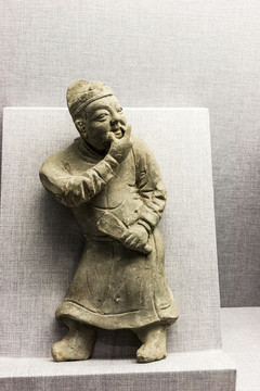 吹口哨俑