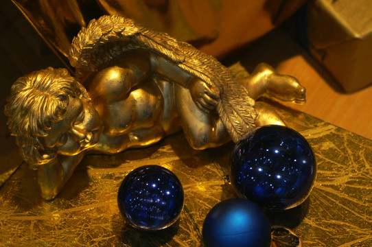 金色天使的圣誕裝飾