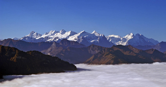 少女峰，M？NCH和eiger