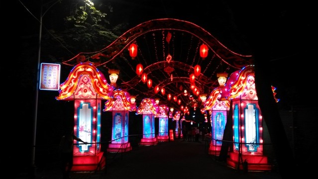 花燈隧道