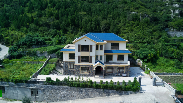 山村別墅