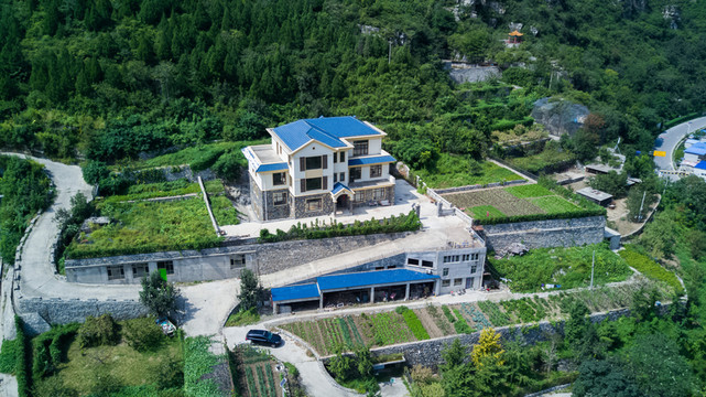 山村別墅