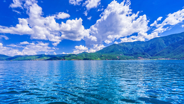 湖水 瀘沽湖