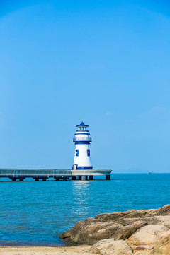 海邊燈塔
