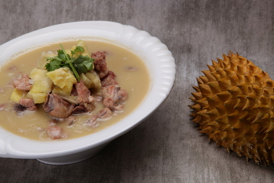 土豆燉排骨