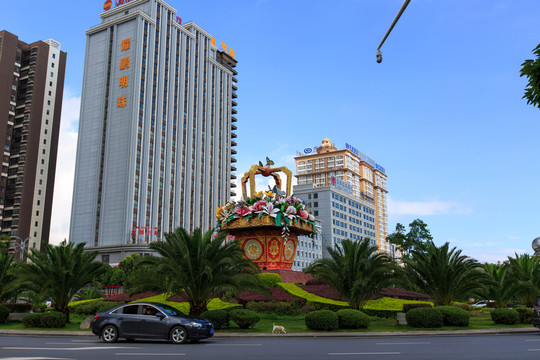 云南大理下關(guān) 大轉(zhuǎn)盤 花籃造型