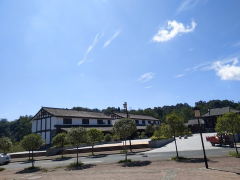 藍(lán)天白云