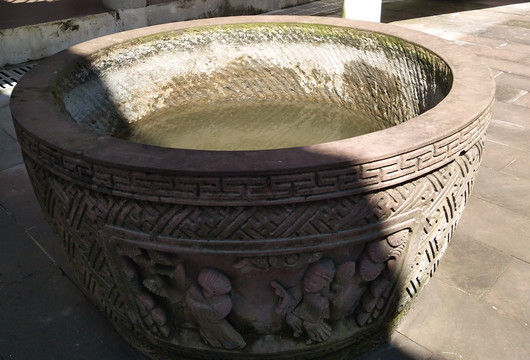 石魚池雕刻