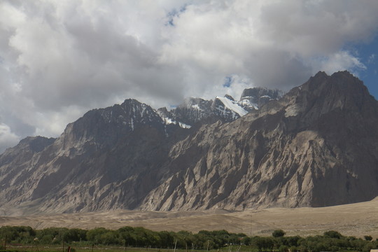 云霧山峰