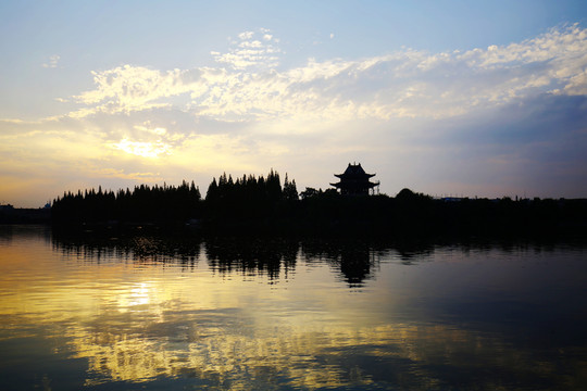 古城夕照