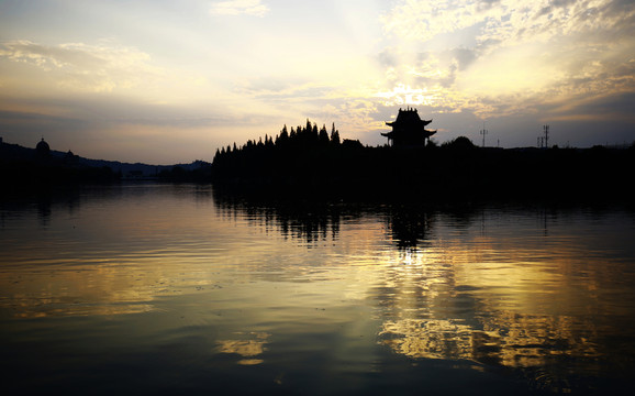 古城夕照