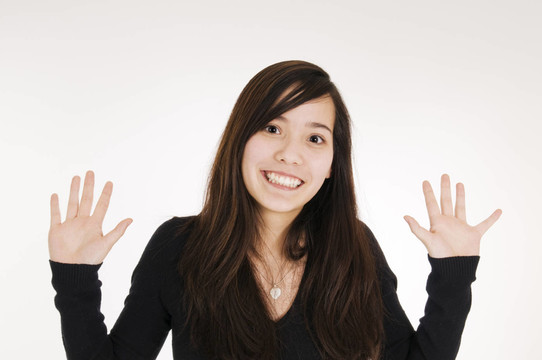 女人笑了
