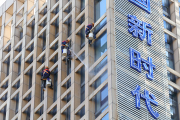 外墻清洗 高空作業(yè) 蜘蛛人