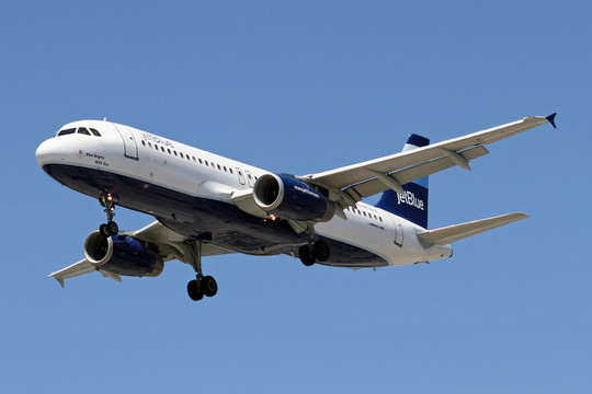 美國(guó)捷藍(lán)航空 飛機(jī)降落