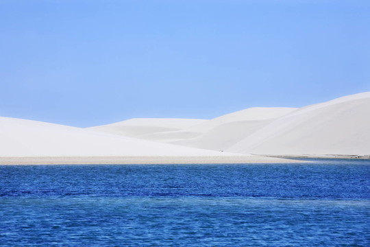 藍(lán)色的