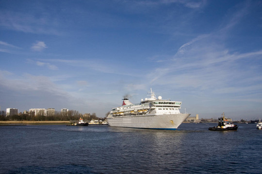 luxusliner1