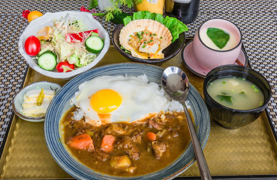 日式咖喱飯?zhí)撞? style=