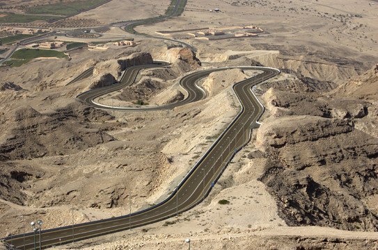 ？在Jebel Hafeet酒店的路