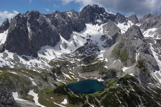 綠巖drachensee