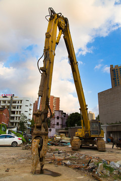 挖掘機(jī)拆遷