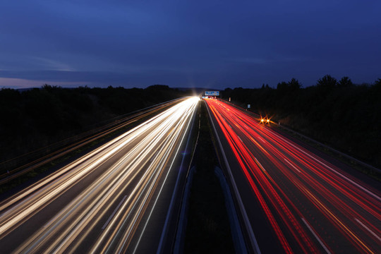 晚上公路