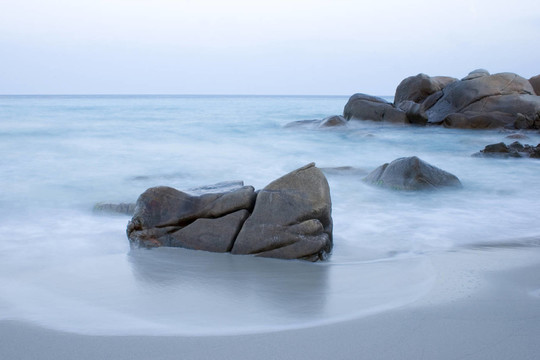 在海灘上——撒丁島
