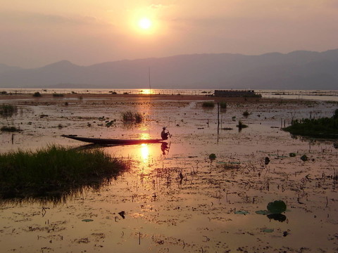 夕陽(yáng)中的漁夫