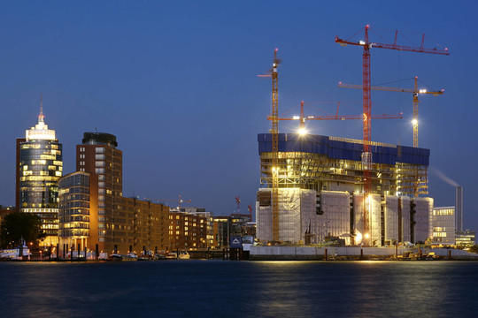 baustelle Elbphilharmonie的夜晚