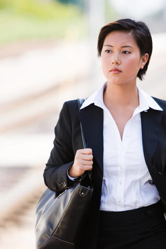 女人