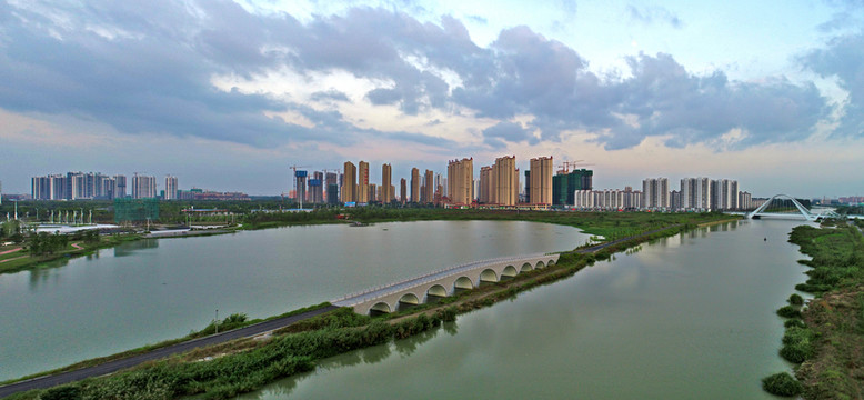 里運(yùn)河畔的城市建筑