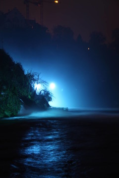 萊茵在夜晚降臨